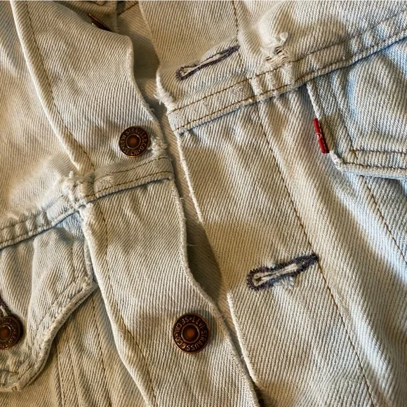 Levi’s Denim Jacket - Picture 2 of 3